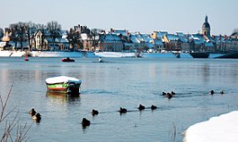 De rivier de Saône tijdens de winter in Chalon-sur-Saône