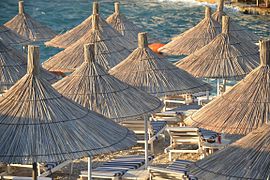 Juli: Am Strand von Ksamil