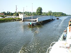 Le même pont, en position ouverte.