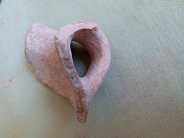 A Canaanite pottery jar found in Tell el-Sakan dating back to the ancient Bronze Age in Palestine