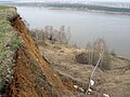 Miniatyrbild för Fil:Landslide (near Novinki, Nizhny Novgorod Region) (2).jpg