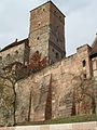 Blick vom Fuße der Burg zur Kaiserkapelle