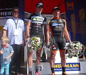 Podium de l'édition 2014 du Grand Prix Criquielion : Bert Van Lerberghe (2e) et Kevin Peeters (1er) (Kevin Deltombe termine 3e).