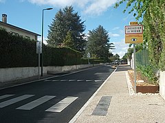 Route départementale 258 à l'entrée de Creuzier-le-Vieux