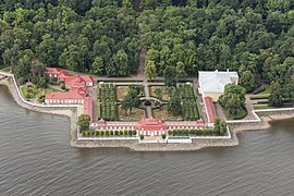 Vue aérienne du palais et des jardins de Monplaisir.