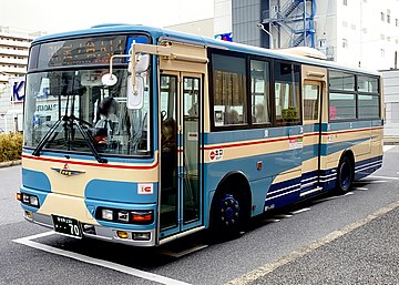 2018年12月23日より運行を開始した創業70周年記念復刻塗装車となる東洋バス70号車フロント&公式側