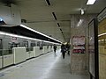 Station Tenjin - merk op dat halfhoge platform screen doors gebruikt worden.