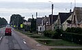 Vue des maisons au bord de la grand-route