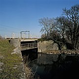 Zijaanzicht westelijke sluis; februari 2003.