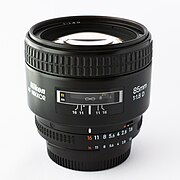 AF Nikkor 85mm f/1.8 lens