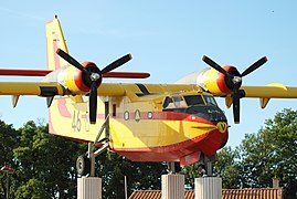 Canadair.