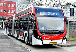 Een VDL electric geleed als lijn 400 naar Eindhoven Airport