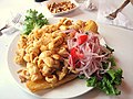 Chicharrón de pescado con salsa criolla