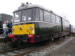 Railbus Nr. 79964 bei der York Railfest exhibition am 3. Juni 2004. Das Fahrzeug gehört zur Keighley and Worth Valley Railway.