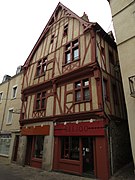 Maison à pans de bois sur la Grande rue.