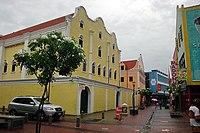 De Mikvé Israël-Emanuelsynagoge, de oudste nog in gebruik zijnde synagoge van het Amerikaans continent, en het Joods Cultureel Historisch Museum