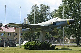 A 32A Lansen (1956–1973) som gate guard utanför flottiljvakten.