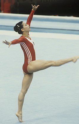 Nelli Kim op de vloer tijdens de Olympische Zomerspelen 1980.