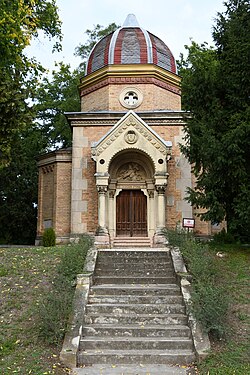 A Sztankovánszky-mauzóleum (tervezte Ybl Miklós és Neÿ Béla, 1876)