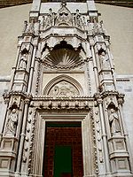 Il portale della Chiesa di San Francesco alle Scale ad Ancona