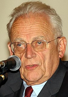 Alain Touraine (2004)