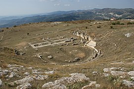 November: Antike Stadt Byllis, Theater