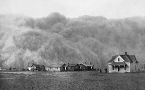 Grande prairie et forêts remplacés par des labours conduisent aux tempêtes de poussière et à la sécheresse (Dust Bowl, Texas, 1935)