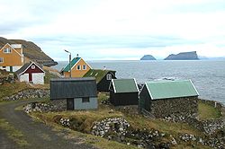 Skarvanes, with the islands of Lítla Dímun and Stóra Dímun in the background