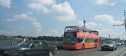 UNVI Urbis 2.5DD на шасси Volvo B9TL на Троицком мосту в Санкт-Петербурге