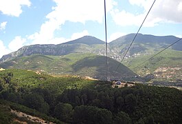 September: Gondelbahn auf den Dajti