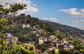 Juli: Gjirokastra