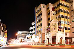 Jalan Kota ketika malam