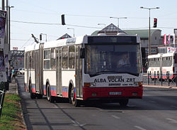 A 10-es busz a Piac téren