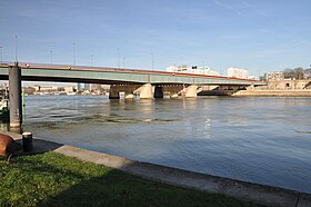 Vue du nouveau pont de Sèvres.