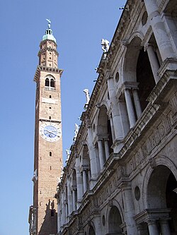 A Basilica Palladiana loggiája és óratonya