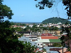 Veduta del centro dal forte Cépérou con il  Montabo sullo sfondo