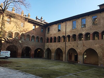 La cour du Palais del Broletto de Pavie (XIIe – XIIIe siècle).