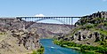 A Ponte Perrine, sobre o Canyon do Snake nas Cascadas Gémeas, Idaho