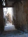 Callejón de la ciudad alta de Cuenca (España).