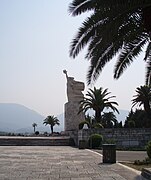 Mai: Statue Mutter Albanien - Heldenfriedhof Tirana