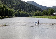 Vue au sud du pont du Chambonnet sur le suc de Cornavy.