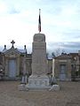 Le monument aux morts au cimetière.