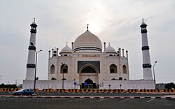 Eksterior Masjid Al-Farwaniya Fatima Zahra