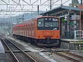 KRL 201 series Jalur Chuo melewati Jalur Hachiko pada bulan Agustus q2003