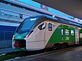 Treno FLIRT in configurazione ibrida ATR 803, in servizio sulla ferrovia Alifana dal 2022, presso la stazione di Napoli Centrale