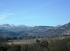 La vallée de la Couze Pavin au niveau de Saint-Cirgues-sur-Couze.