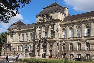 Hauptgebäude in Charlottenburg