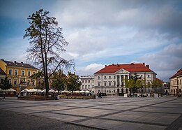 Market Square with the City Hall on the right