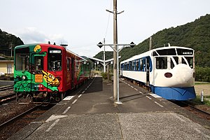 江川崎駅に停車中のホビートレイン （2018年10月）