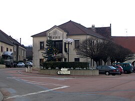 The town hall in Authume